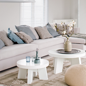 Luxe grote lichtgrijze hoekbank} Luxe grote lichtgrijze hoekbank