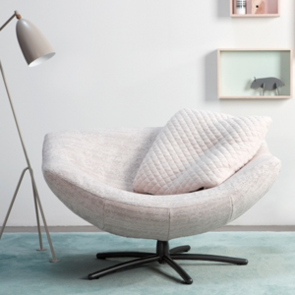 Grijsgetinte luxe Olivia stoel} Grijsgetinte luxe Olivia stoel